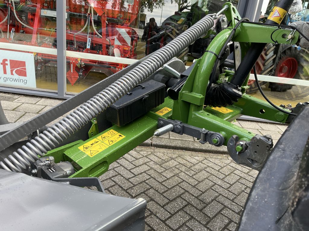 6780fe6085822